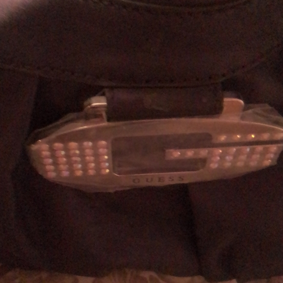 Guess purse - Picture 2 of 3